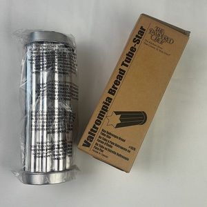 New. (2) Pampered Chef bread mold tubes. Bread shapes. Retired. Star, scalloped